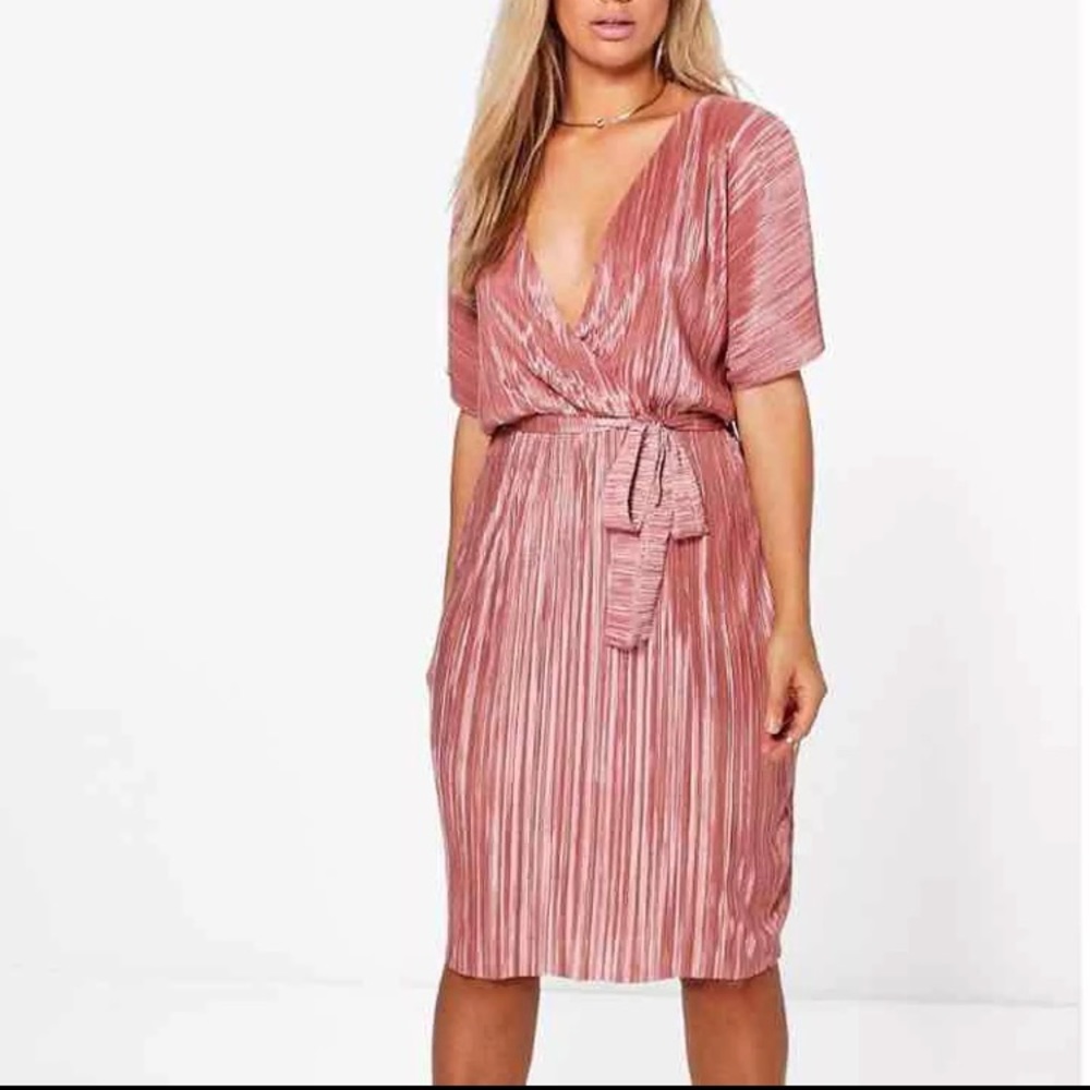 Boohoo Plus dress- Brand New